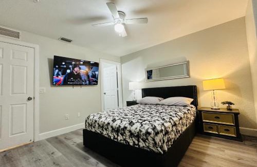 Westminister House | HOMERUN STAY by JetBlue Park