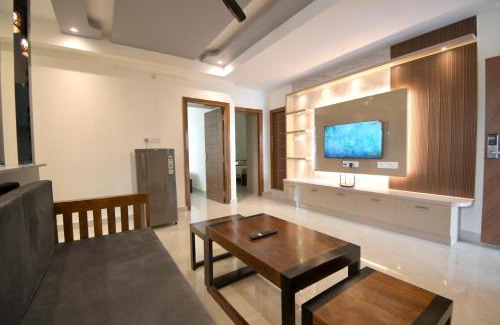 Palm Meadows House | HomeSlice Manor, Premium Apartment in Whitefield