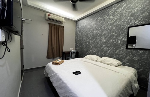 Kempas Hotel | Homestay 77