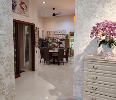 Rembia House | Homestay Adinda Siti Melaka with PLAYPOOL WATERPARK