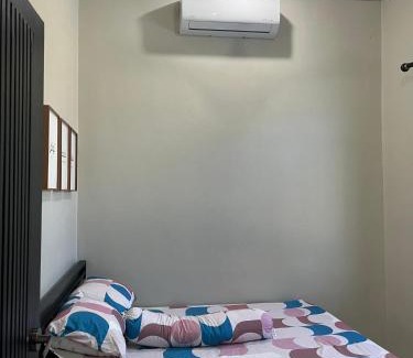 Sungai Baru Tengah Apartment | Homestay Armandz 3 bedrooms house