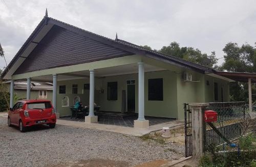 Kampung Ru Lima House | Homestay Ayah Ngah Marang