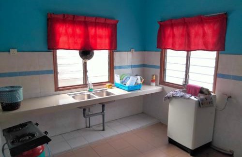 Tanjung Kling House | HOMESTAY CAHAYA PUTERI