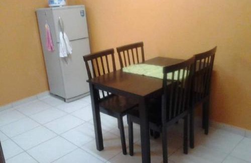Tanjung Kling House | HOMESTAY CAHAYA PUTERI