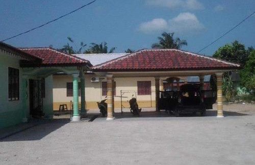 Tanjung Kling House | HOMESTAY CAHAYA PUTERI