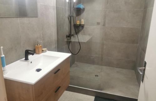 Blois House | Homestay - Chambre chez habitant, Gare, Châteaux et Loire à Vélo