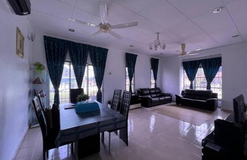 Kota Tinggi District House | Homestay D Zamrud Izhansif