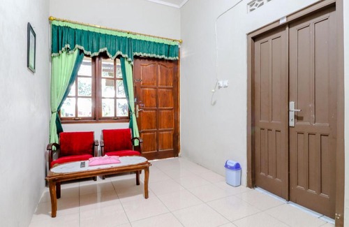 Prambanan House | Homestay Damandiri Prambanan Syariah