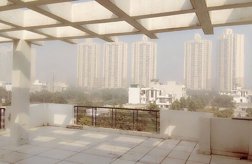 Noida House | Homestay for Business Traveller and medi tourism
