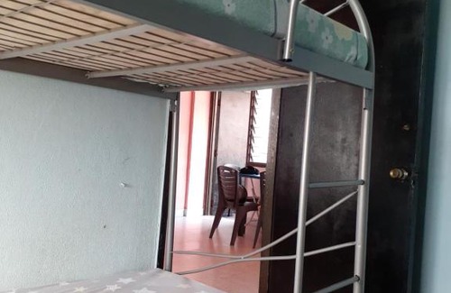 Central Seberang Perai Apartment | Homestay Idaman Tun Hussein - Harga untuk 1 rumah ,1 bilik ,1 bilik air 4 single bed - Not Sharing