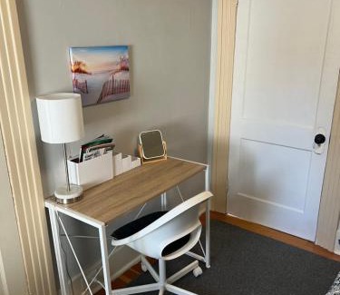Tuxedo House | Homestay in cozy River Heights home