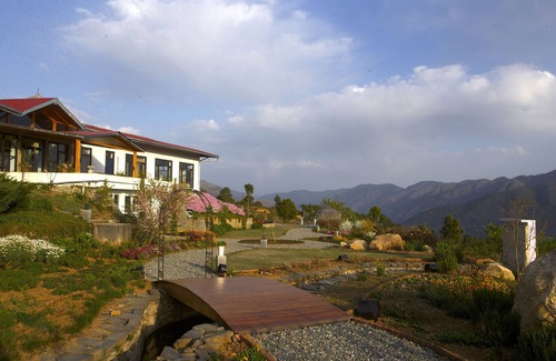 Nainital House | Homestay in Nainital, Picturesque Mountain views with all Mod-cons