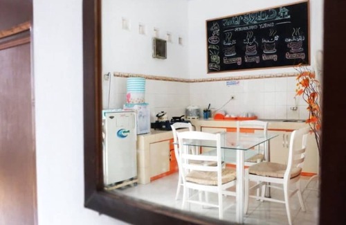 Mlati Villa | Homestay Jogja dekat Taman Pelangi by Simply Homy