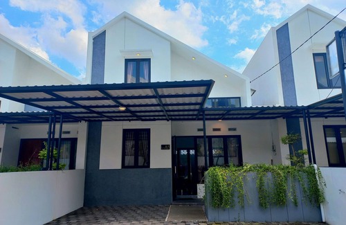 Sleman House | Homestay Jogja Simply Homy Unit Jambon