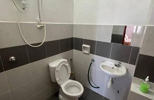 Kampung Ladang Tok Pelam Apartment | Homestay Kuala Terengganu Affan02 Dekat Pantai Batu Buruk