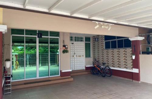 Taman Kenangan House | Homestay LA Kota Bharu