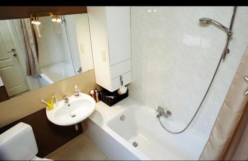 Mopertingen House | Homestay La Montagne des Coeurs