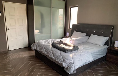Bandar Country Homes House | Homestay Modern Semi D - Bandar Country Homes