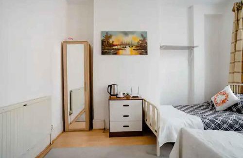 Tottenham House | Homestay near Tottenham Hotspur Stadium