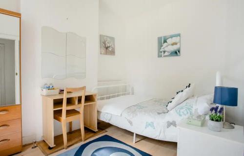 Tottenham House | Homestay near Tottenham Hotspur Stadium