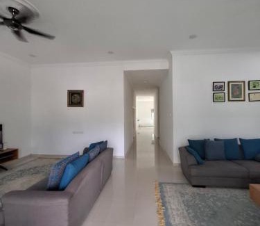 Alor Gajah House | Homestay Neni Alor Gajah