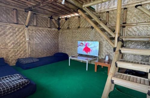Jambelaer House | Homestay Nuansa Bambu di Kadudampit Sukabumi