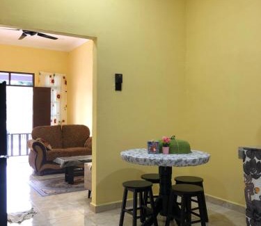 Kampung Penarik Ski Chalet | Homestay opah d rhuteng