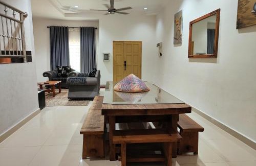 Kampung Telaga Batin Apartment | Homestay Roma Suite