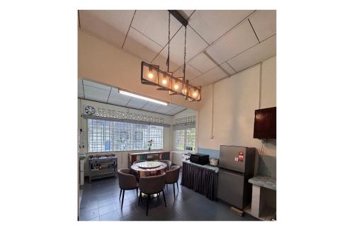 George Town Apartment | Homestay The White House Balik Pulau Penang