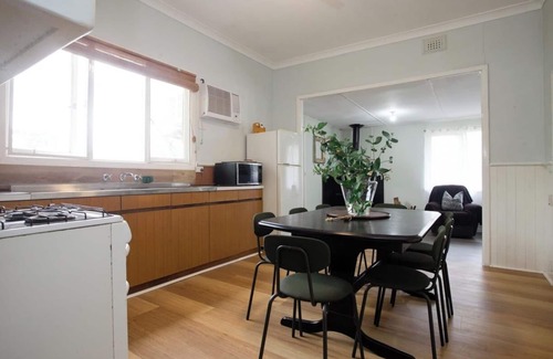 Hacketts Gully Cottage | Homestead in the Perth Hills