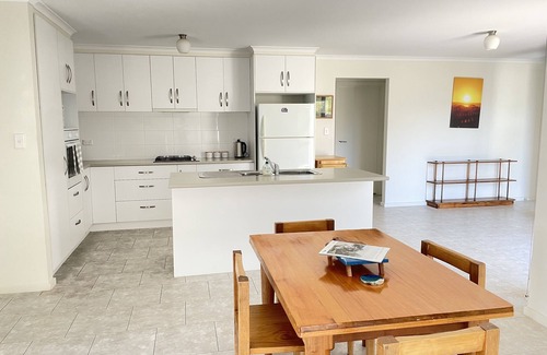 Dudley East House | Homestyle house in Penneshaw