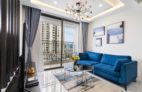 Bach Dang Riverside Apartment | Homet Saigon RiverGate - Free Pool & Gym & PickUp Services