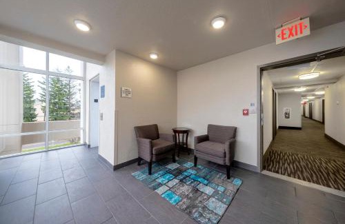 East Syracuse Hotel | HomeTown Inn by Red Roof East Syracuse