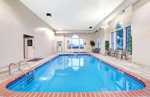 Olive Branch Hotel | Hometown Place