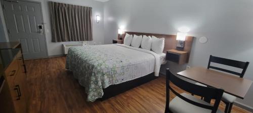 Egg Harbor Township Hotel | HomeTowne Studios by Red Roof Egg Harbor-Atlantic City Airport