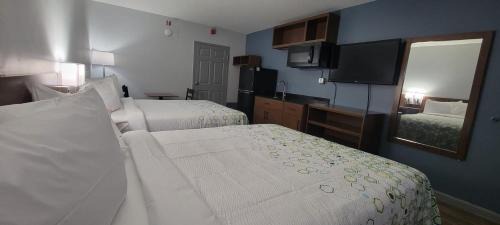 Egg Harbor Township Hotel | HomeTowne Studios by Red Roof Egg Harbor-Atlantic City Airport