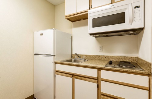 Taylorsville Hotel | HomeTowne Studios by Red Roof Salt Lake City - Mid Valley