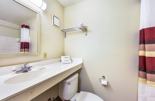 Far North Dallas Hotel | HomeTowne Studios By Red Roof Dallas - North Addison/Tollway