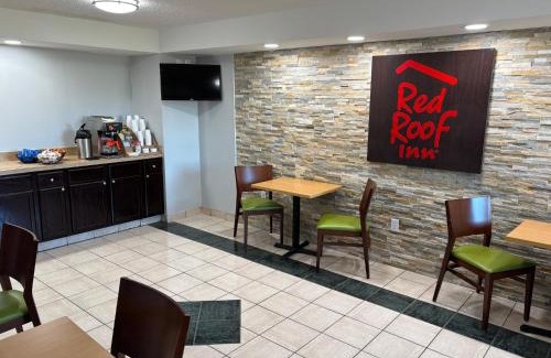 Williamsport Hotel | HomeTowne Studios by Red Roof Hagerstown - Williamsport, MD