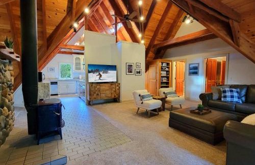 McKinney Estates House | Homewood Hideaway Family Friendly plus EV Charger