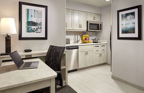 Harbor Hotel | Homewood Suites by Hilton Long Beach Airport