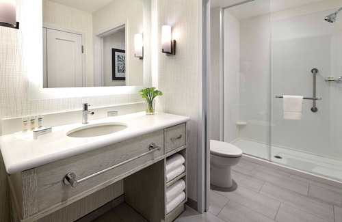 Harbor Hotel | Homewood Suites by Hilton Long Beach Airport