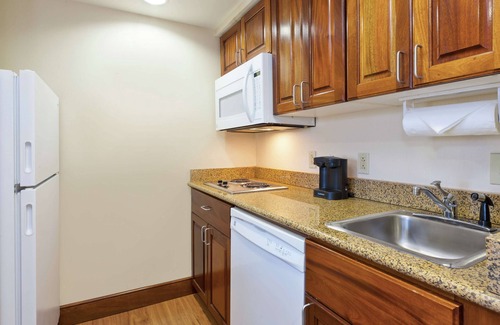 Greenbrier East Hotel | Homewood Suites by Hilton Chesapeake-Greenbrier