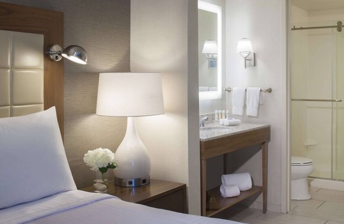 Ludlam Hotel | Homewood Suites by Hilton Miami Dolphin Mall