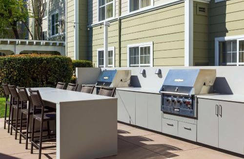 Newark Hotel | Homewood Suites by Hilton Newark Fremont