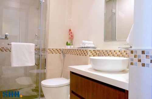 Downtown Dubai Apartment | Homey 1 BR w/Burj Khalifa view!