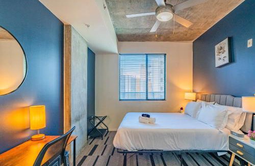Evans Churchill Apartment | Homey 1BD - Central Downtown - Gym, Pool, Parking
