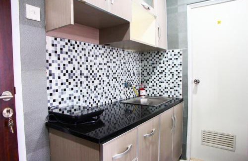 Pekayon Jaya Apartment | Homey 1BR @ Mutiara Bekasi Apartment By Travelio