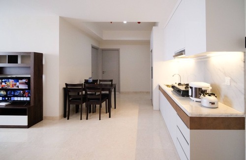 Surabaya Apartment | Homey 3Br With Private Lift At Grand Sungkono Lagoon Apartment