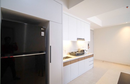 Surabaya Apartment | Homey 3Br With Private Lift At Grand Sungkono Lagoon Apartment